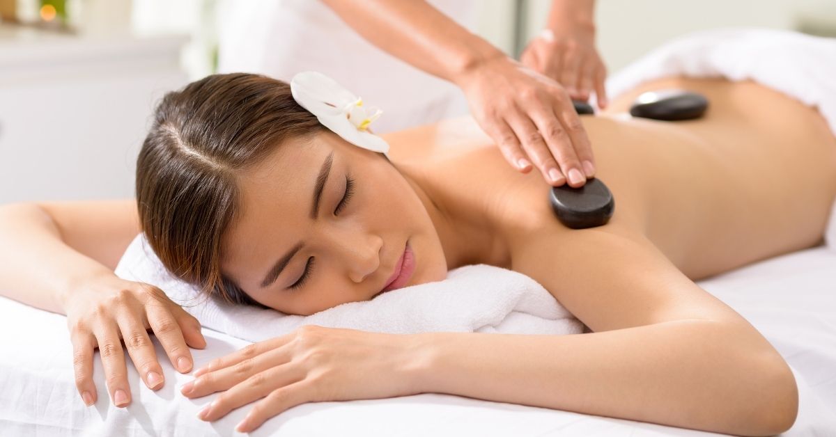Kỹ thuật Massage Thư Giãn kết hợp đá nóng tại Jang Mi Spa Đà Nẵng