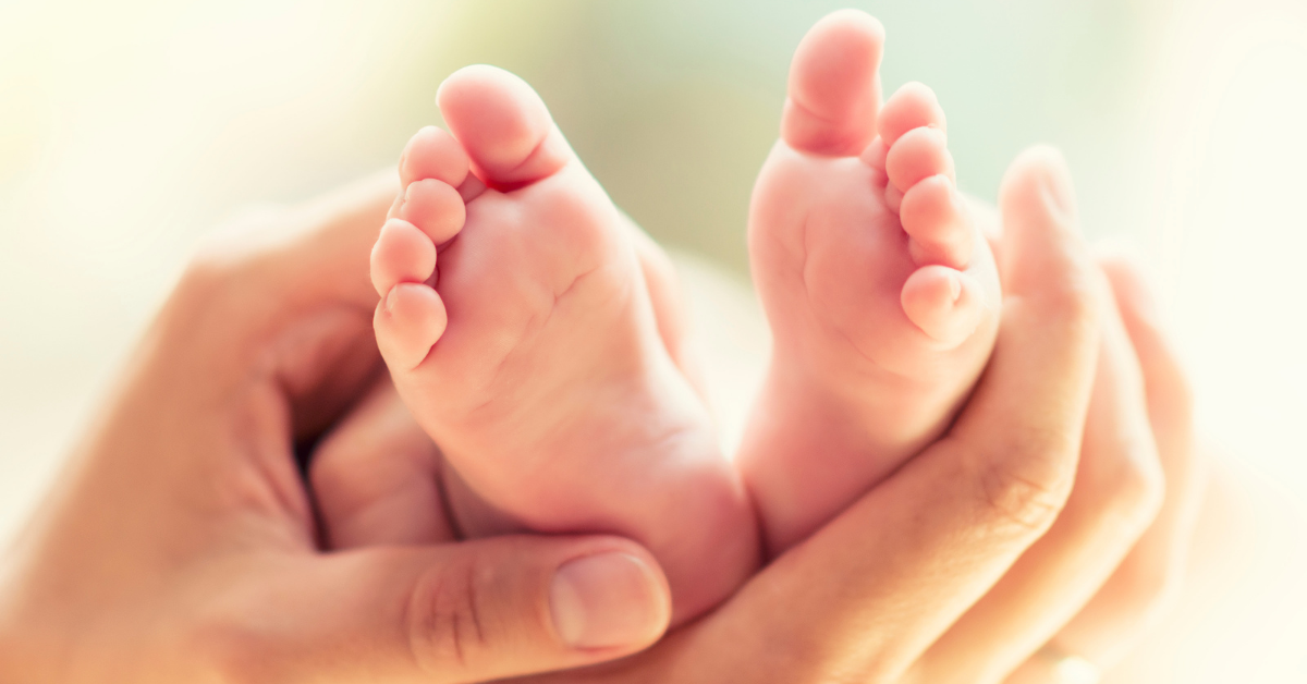 Dịch Vụ Massage Cho Bé Tại Spa sử dụng tinh dầu tự nhiên