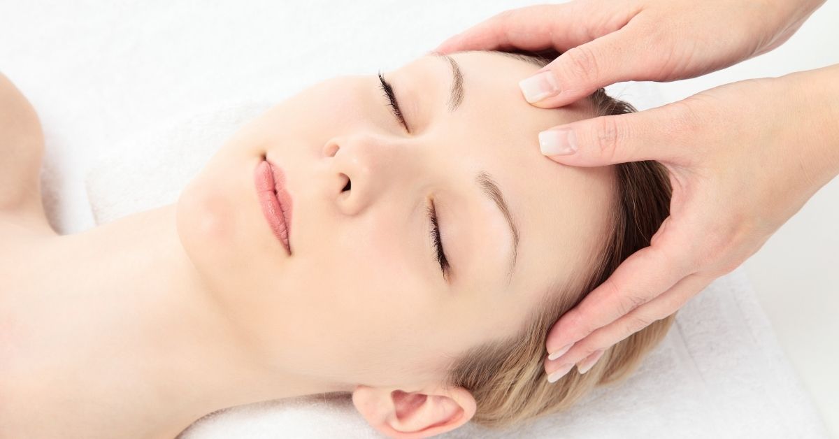 Làn da rạng rỡ sau khi sử dụng dịch vụ Massage Mặt Đà Nẵng