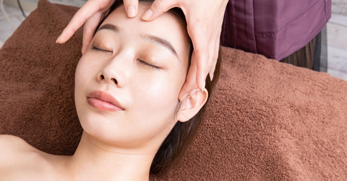 Trải nghiệm Massage Mặt Đà Nẵng giúp da trẻ hóa và căng bóng