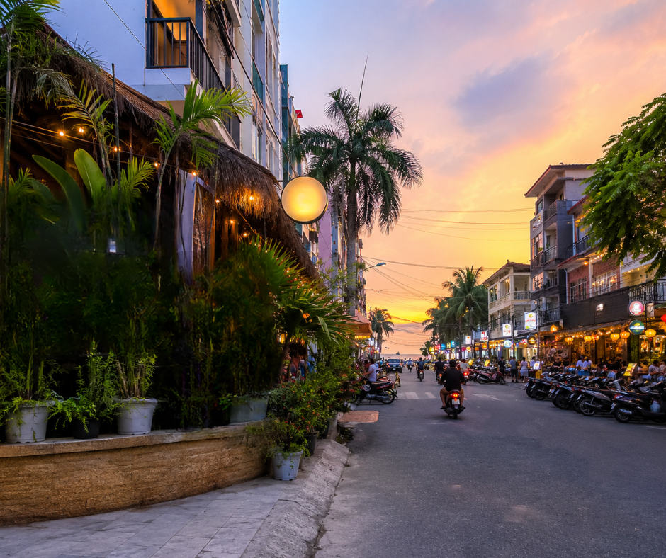 Khu An Thượng Đà Nẵng với nhiều quán cà phê, nhà hàng, bar và phố đi bộ nhộn nhịp gần biển Mỹ Khê